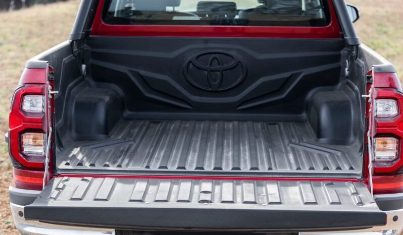 
								Toyota Hilux full									