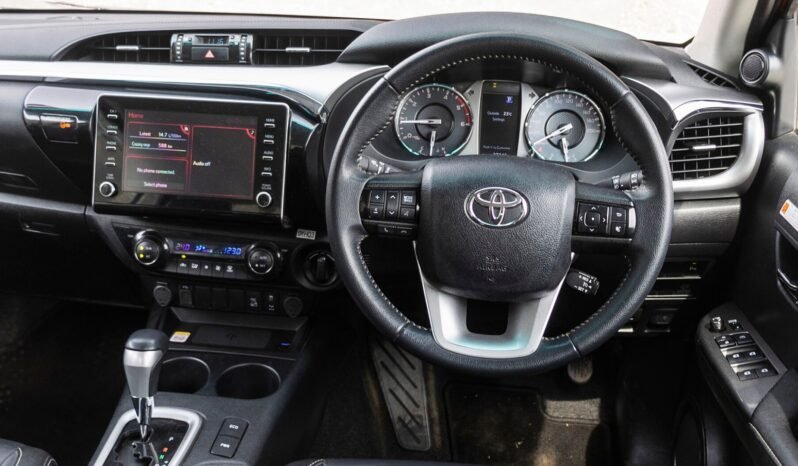 
								Toyota Hilux full									